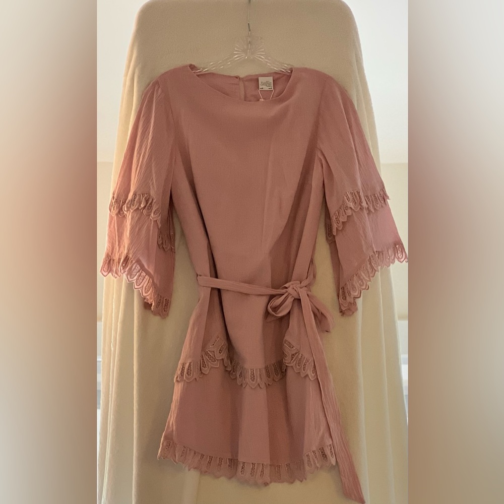 Size Small Selfie Leslie Dress
